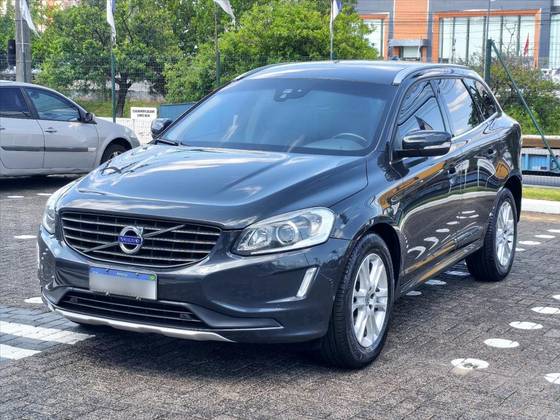 VOLVO XC60 2.0 T5 MOMENTUM GASOLINA 4P AUTOMÁTICO